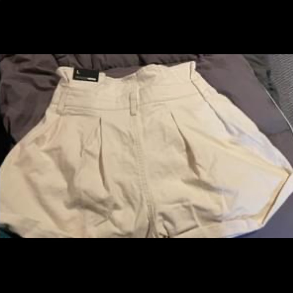 Shorts - Picture 3 of 3